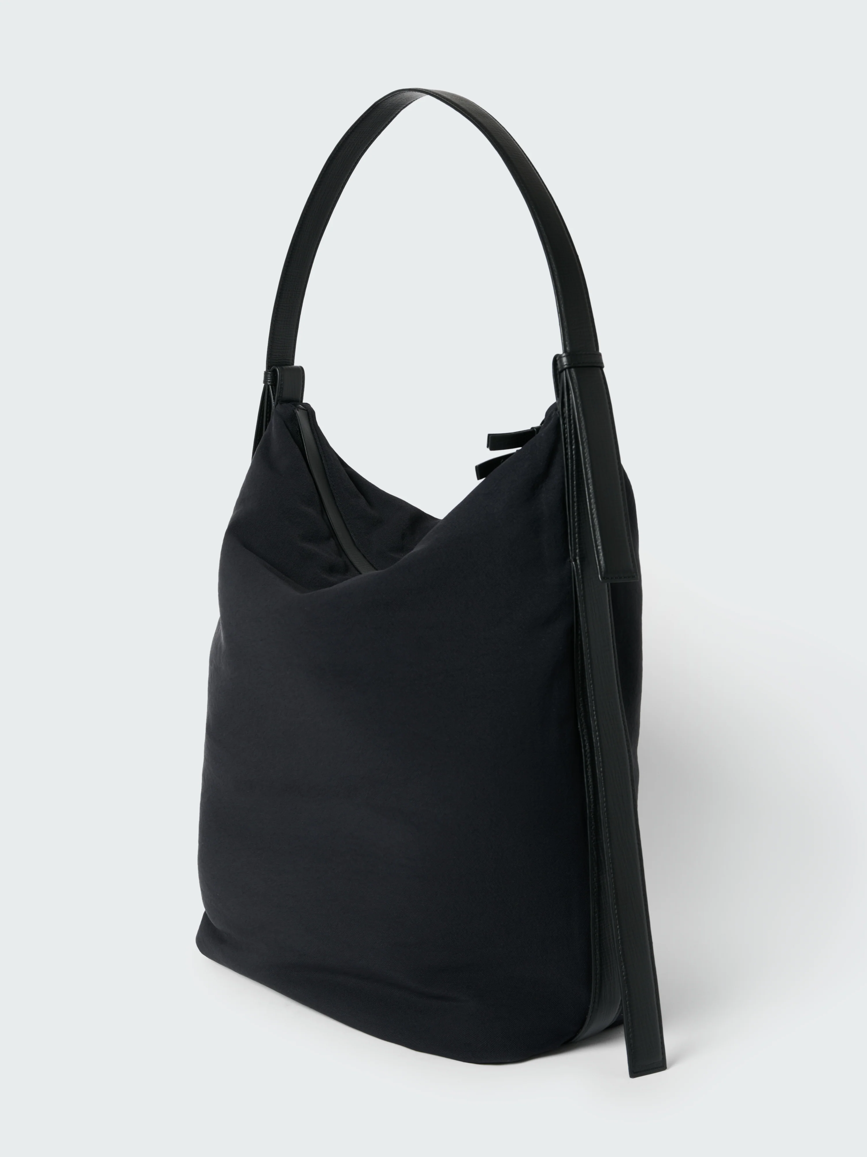 Airport Bag Medium in Black - Image 2