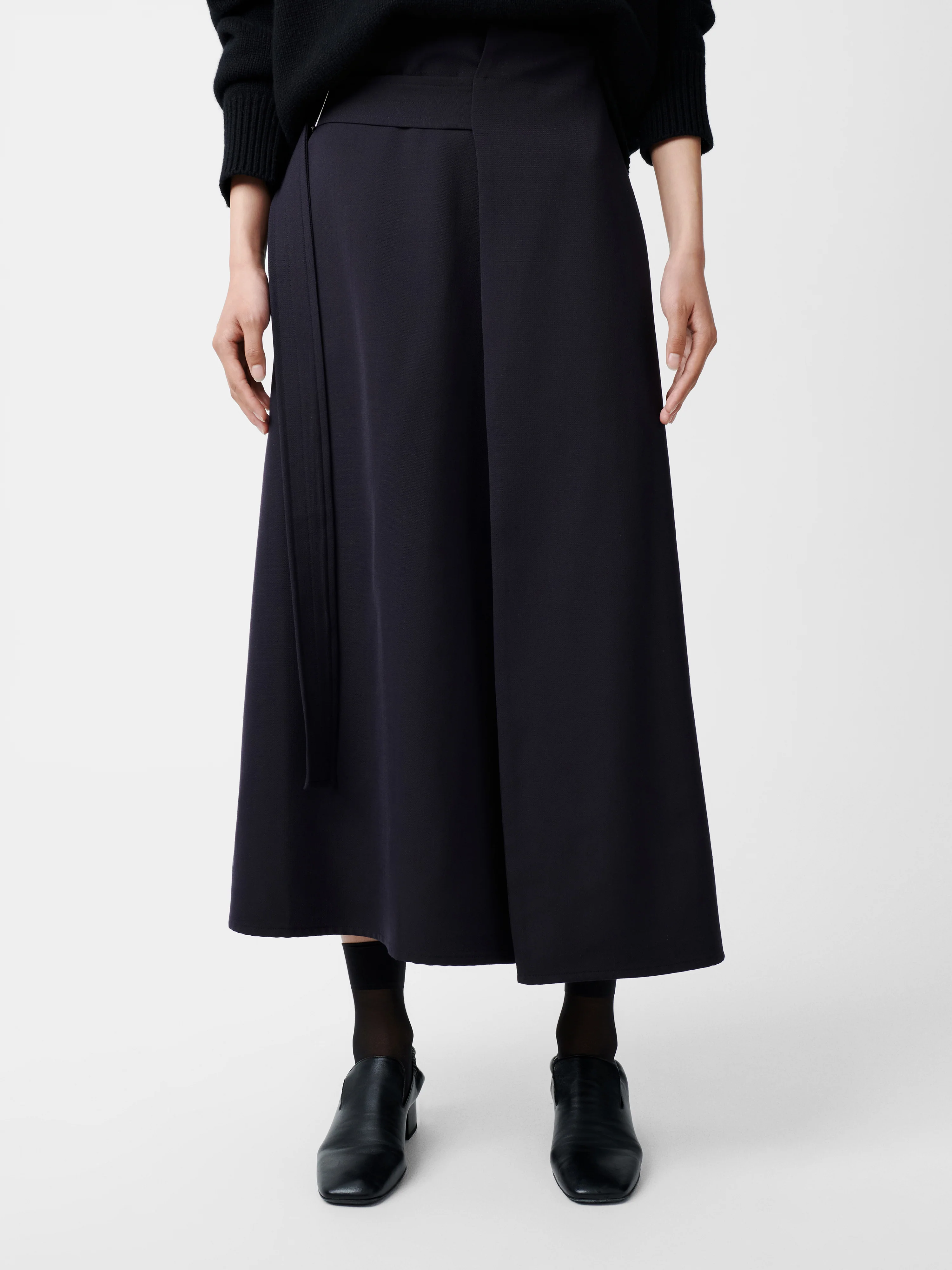 Bassi Skirt in Darkest Navy - Image 5