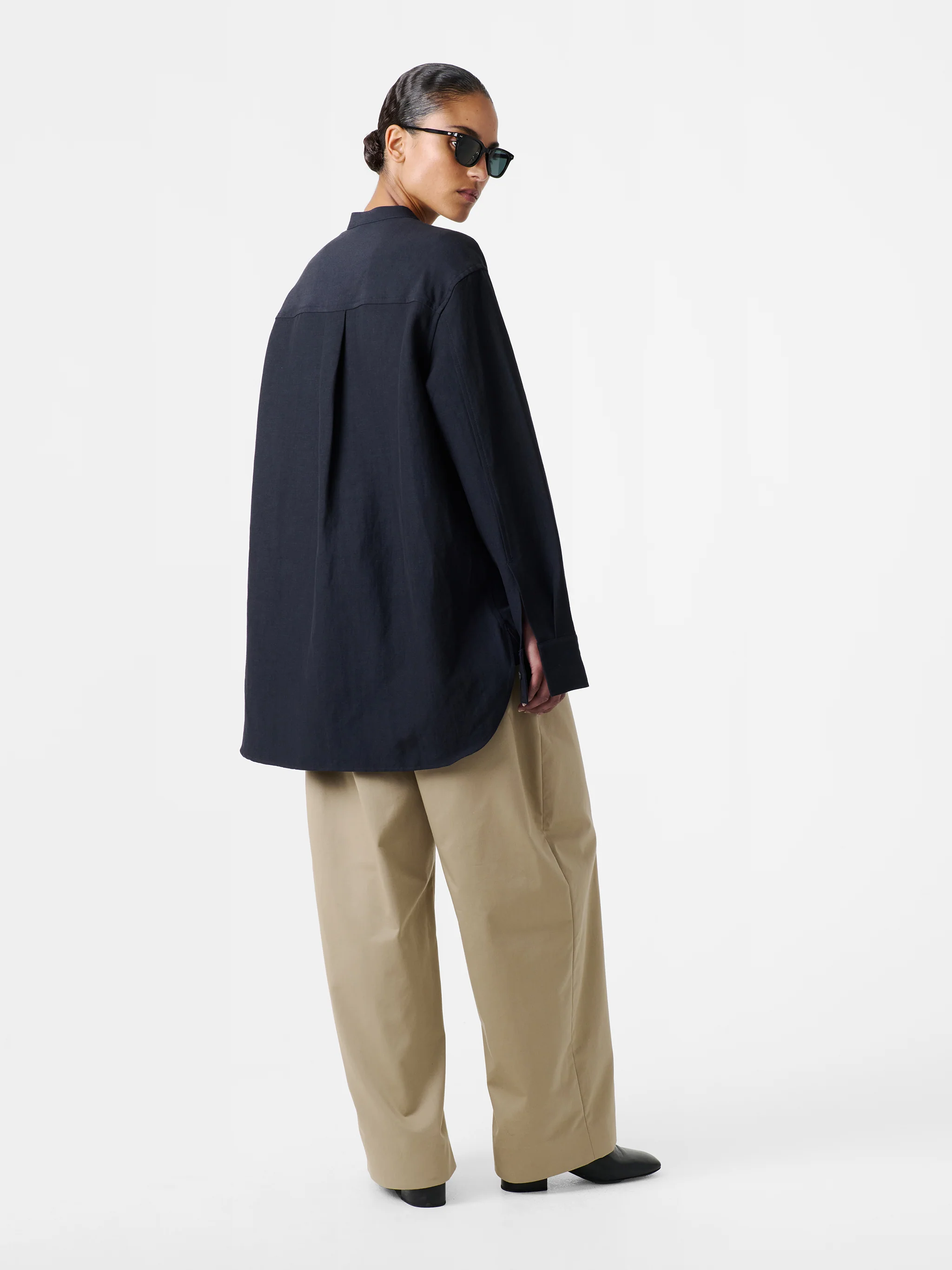 Beam Shirt in Darkest Navy - Image 3