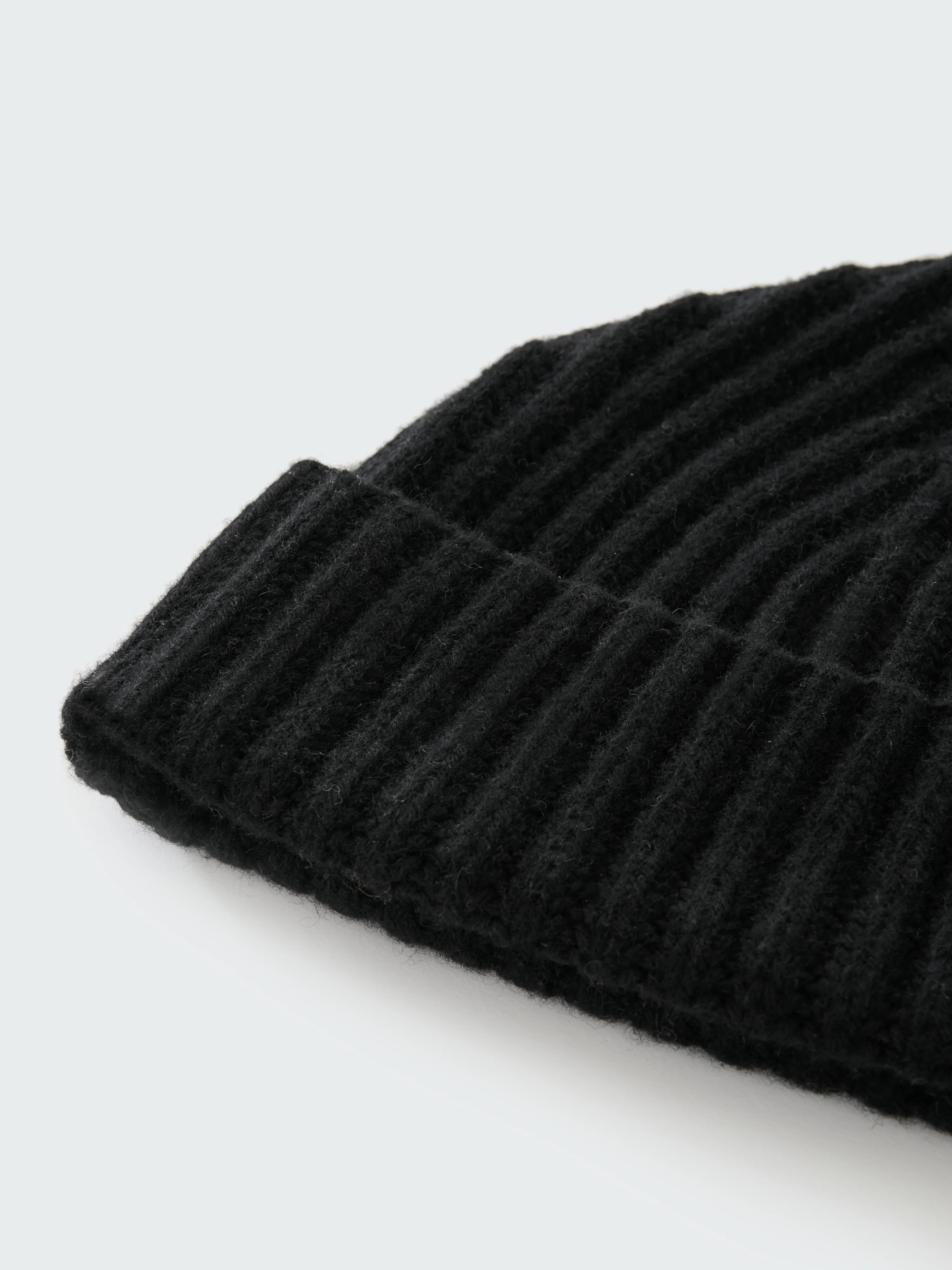 Berwick Beanie in Black - Image 4