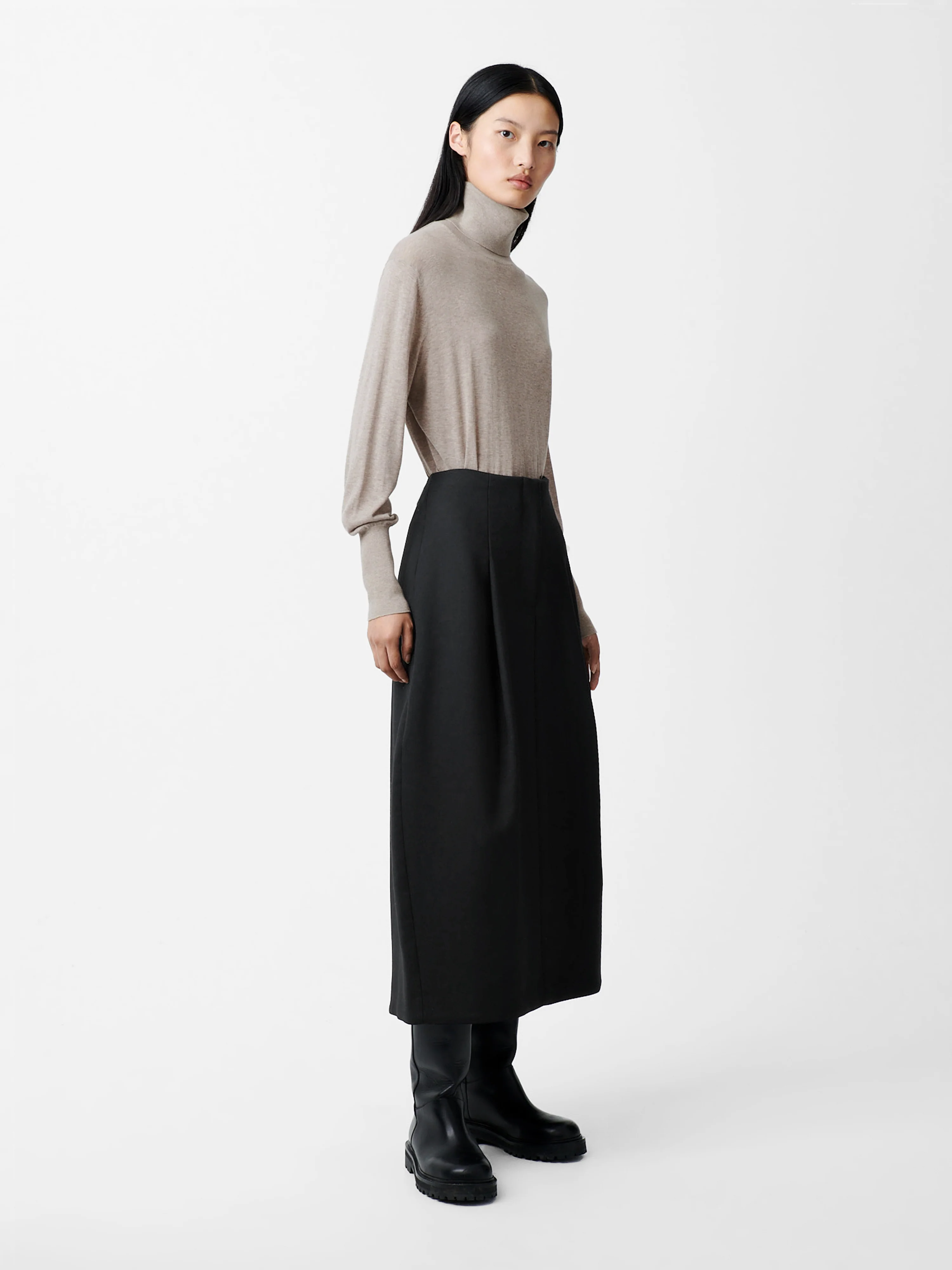 Carson Viscose Skirt in Black - Image 2