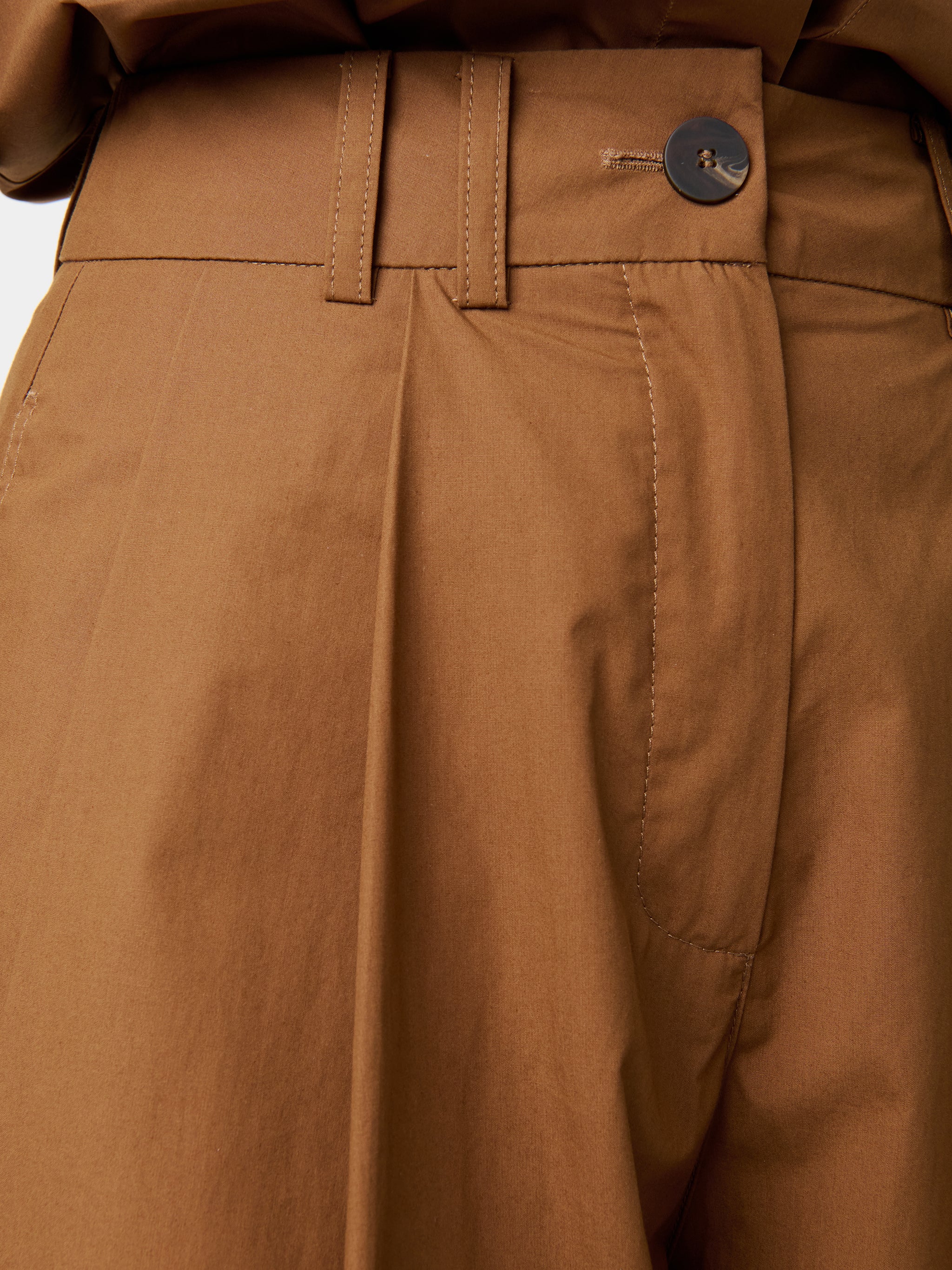 Cito Short in Almond - Image 6