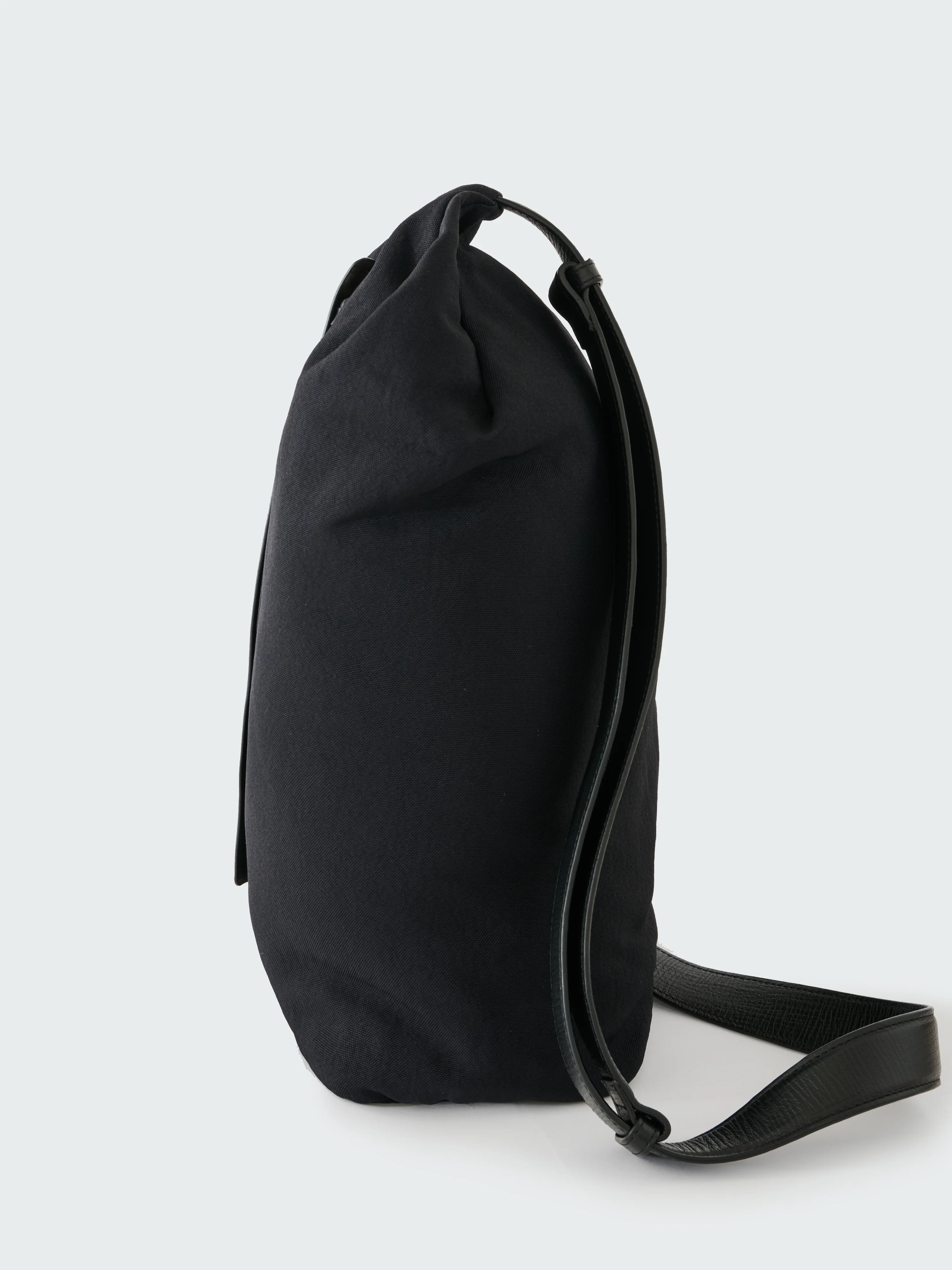 Cross Duffle Bag in Black - Image 4