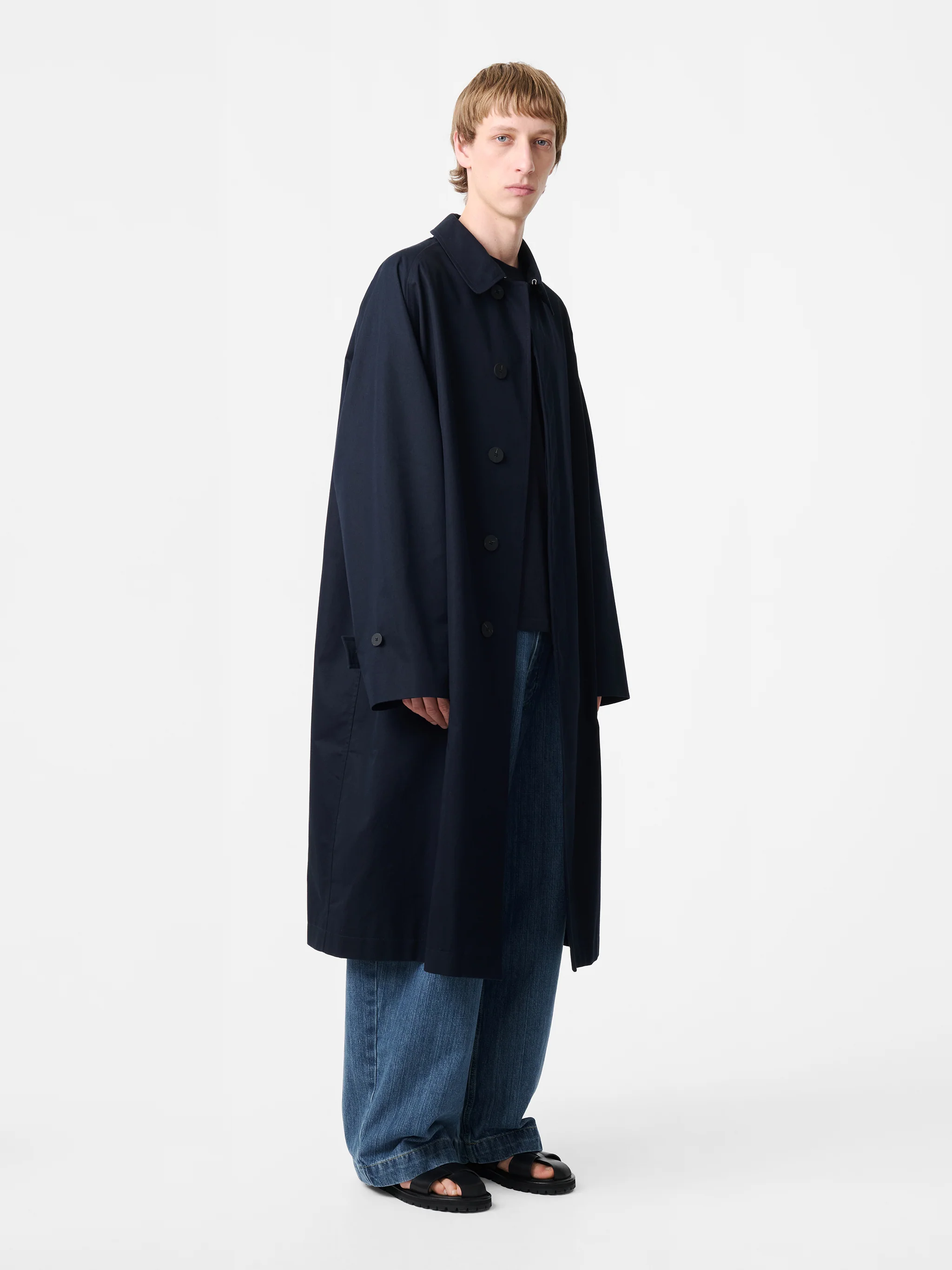 Crowe Coat in Darkest Navy - Image 4