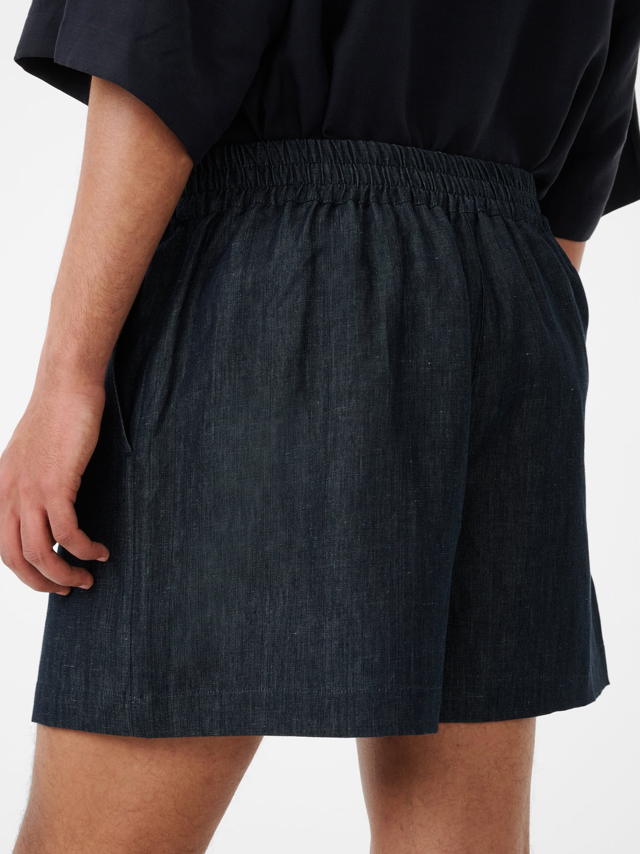 Elio Short in Indigo - Image 4