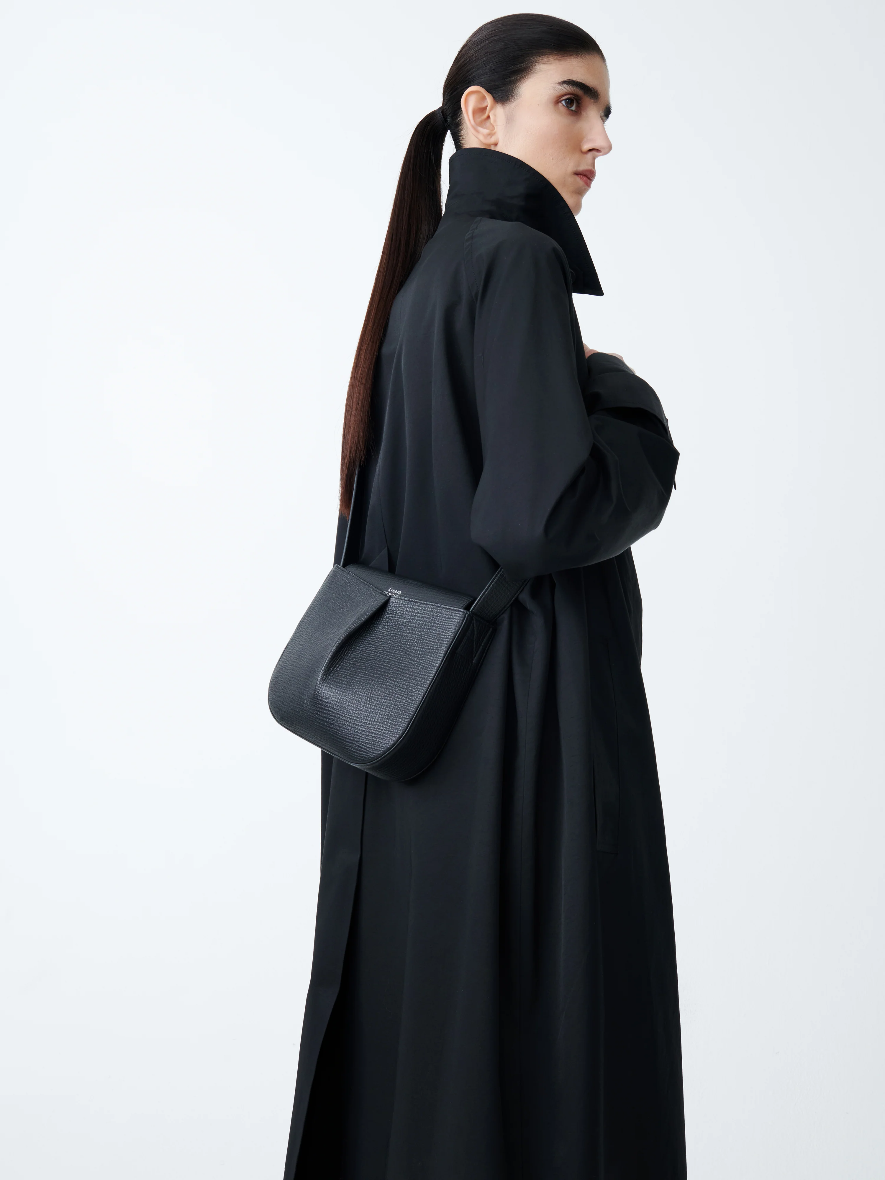 Fortuna Leather Bag in Black - Image 4