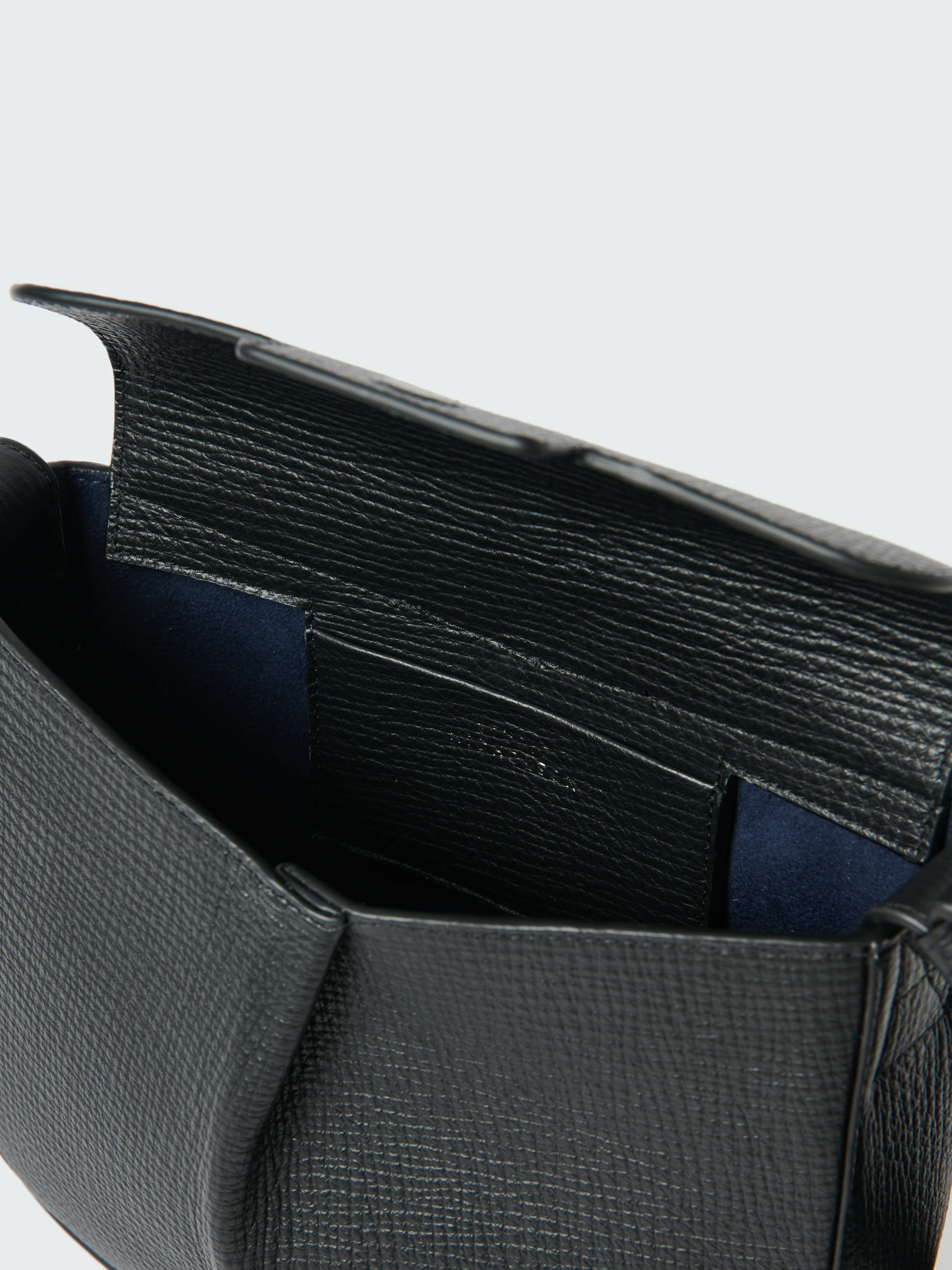Fortuna Leather Bag in Black - Image 8