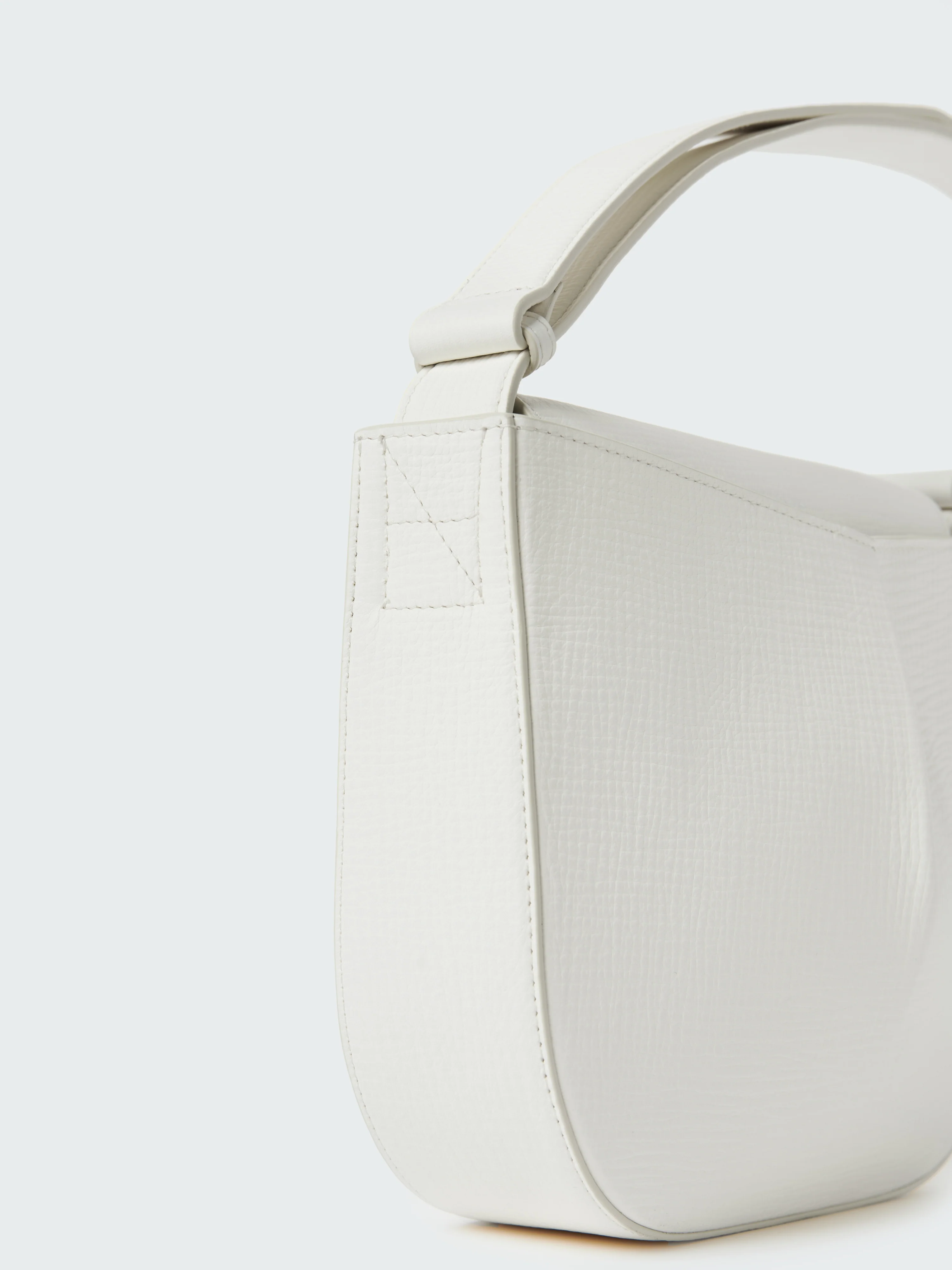 Fortuna Leather Bag in Parchment - Image 7