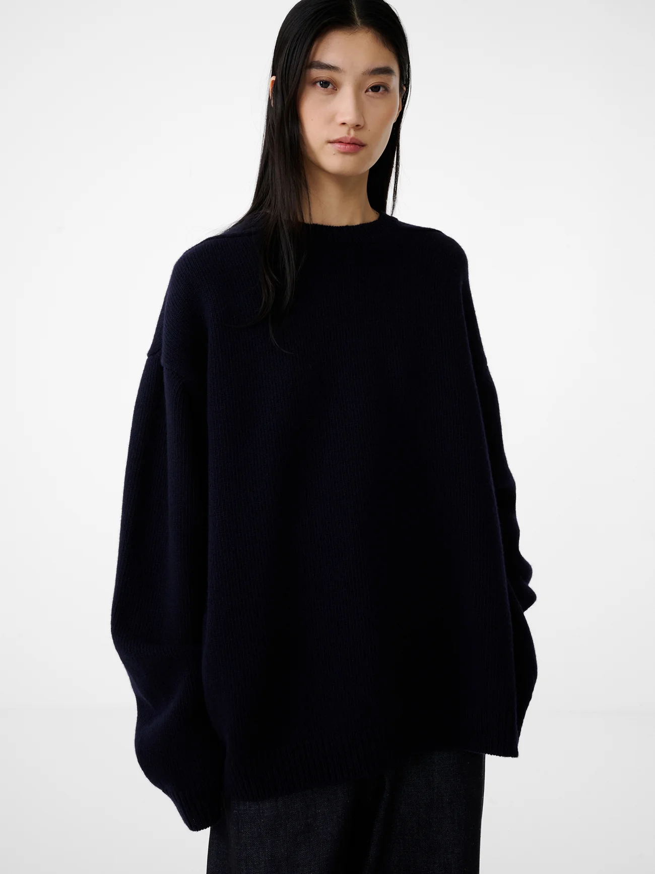 Hemyl Knit in Darkest Navy - Image 2