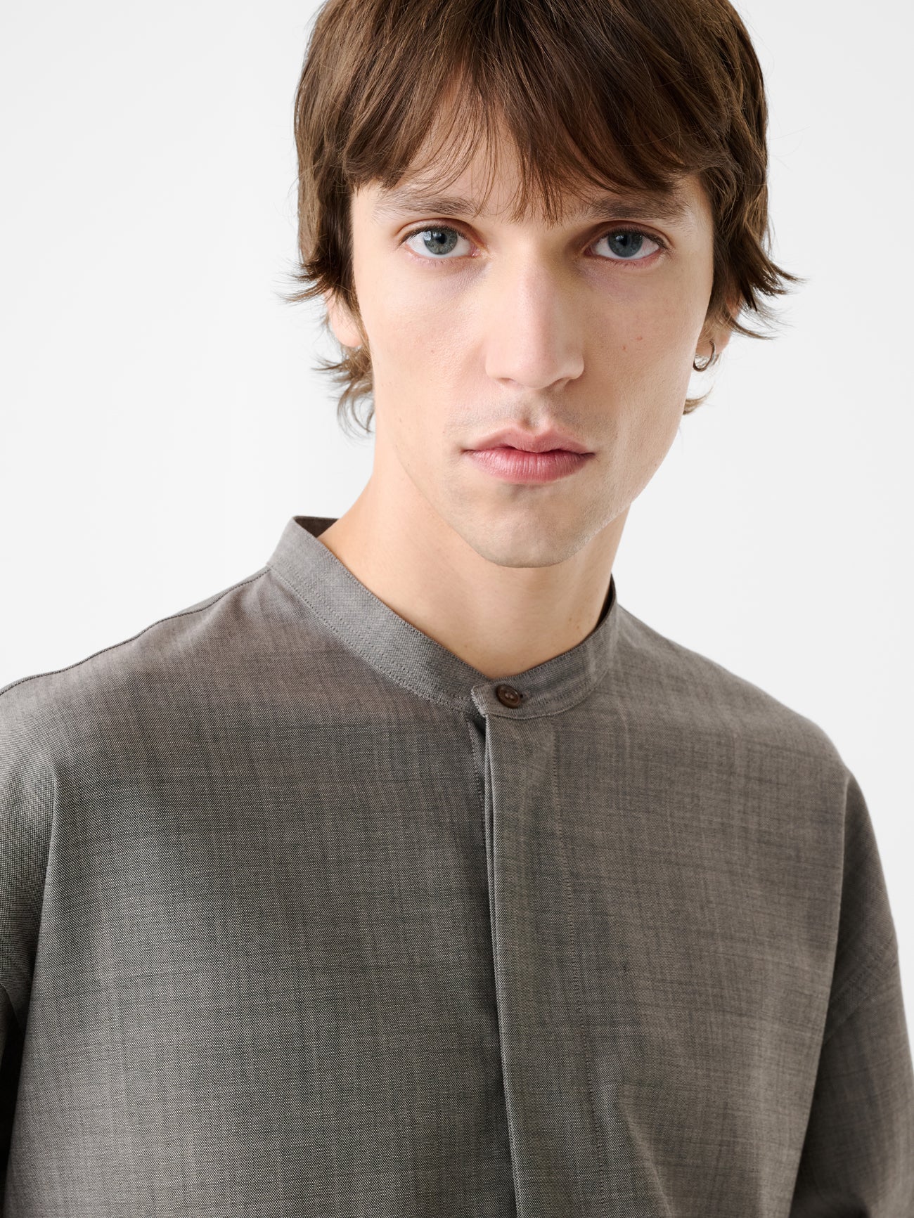 Karst Shirt in Warm Grey - Image 7