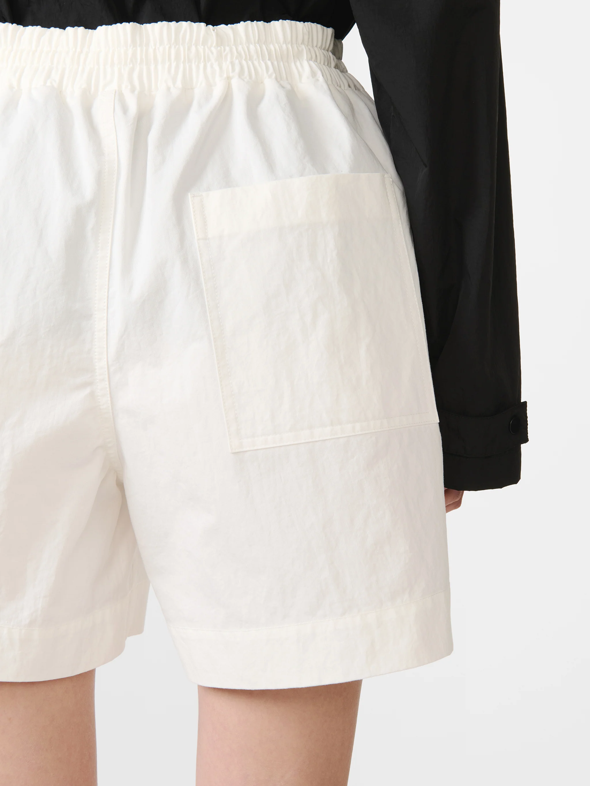 Karya Short in Parchment - Image 8