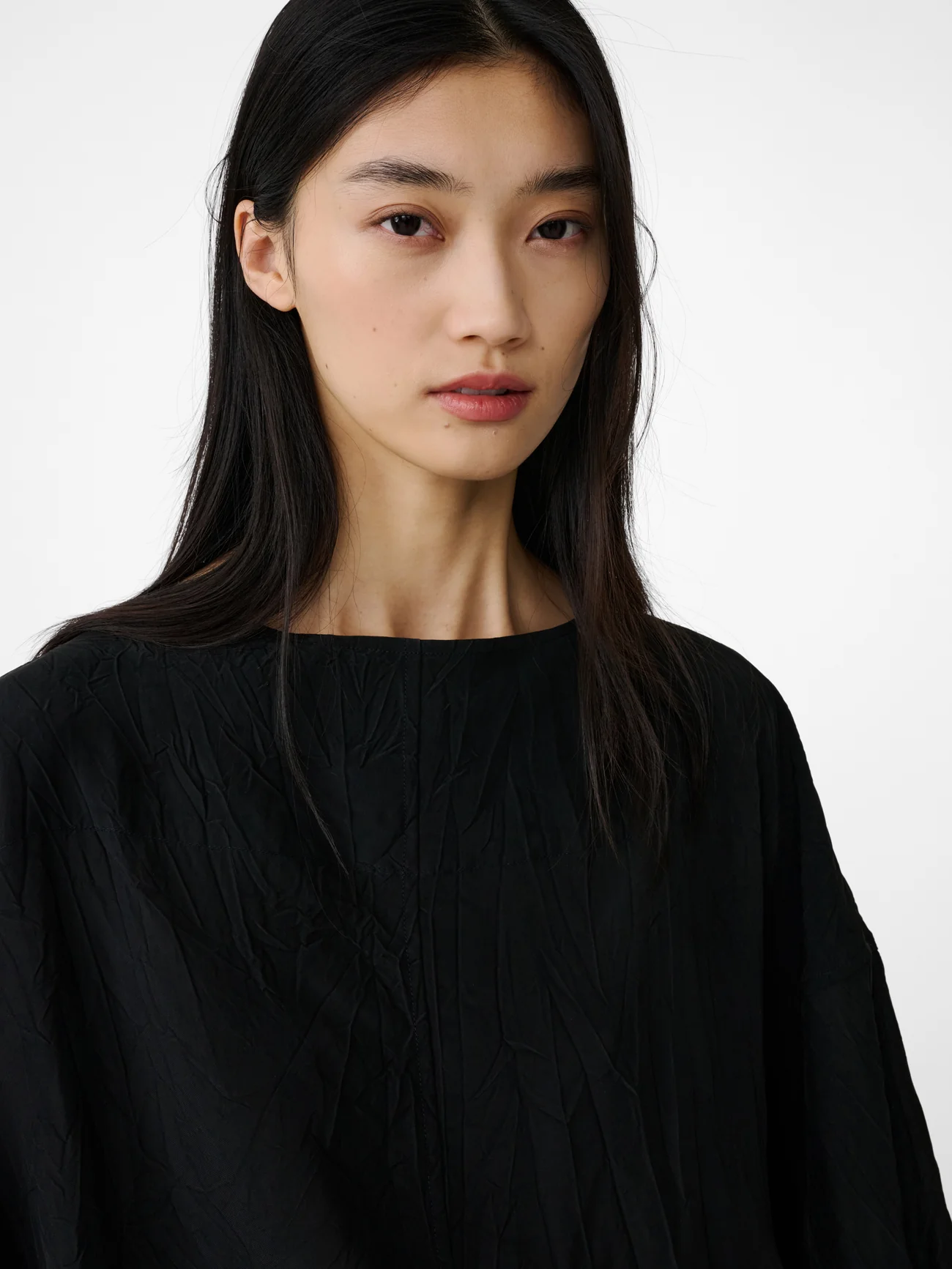 Lau Top in Black - Image 6