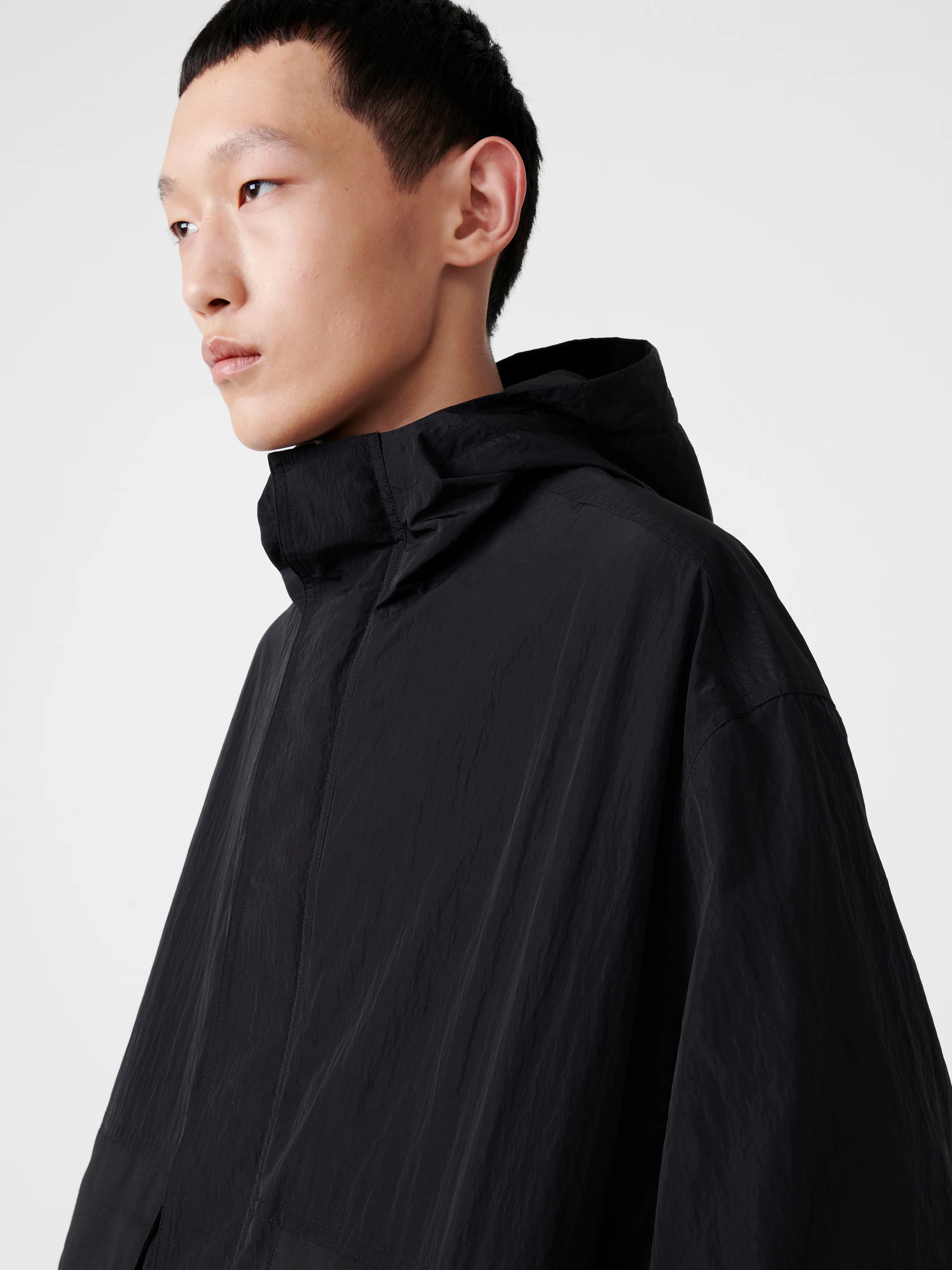 Lessen Jacket in Black - Image 4
