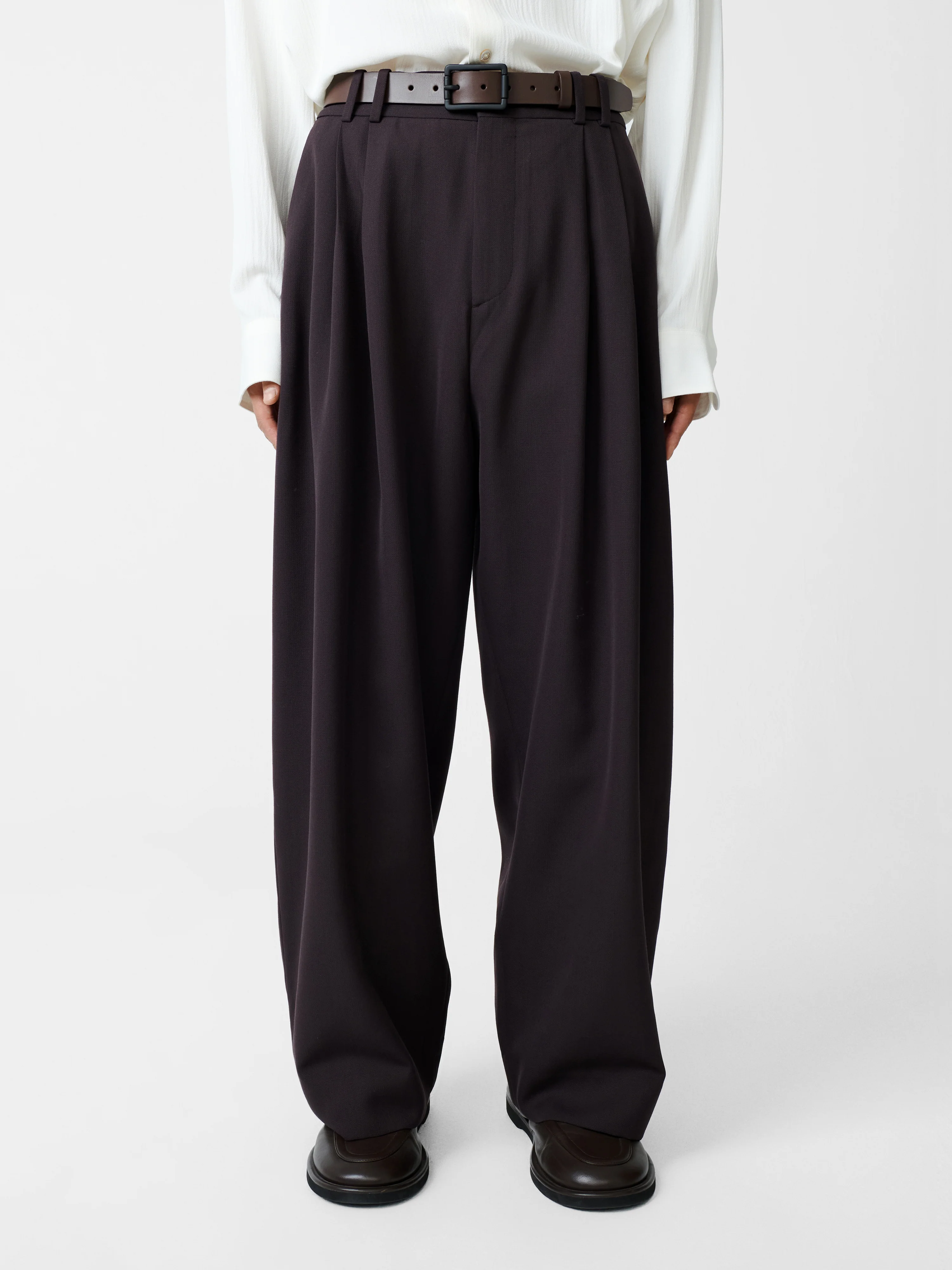 Line Pant in Espresso Brown - Image 4