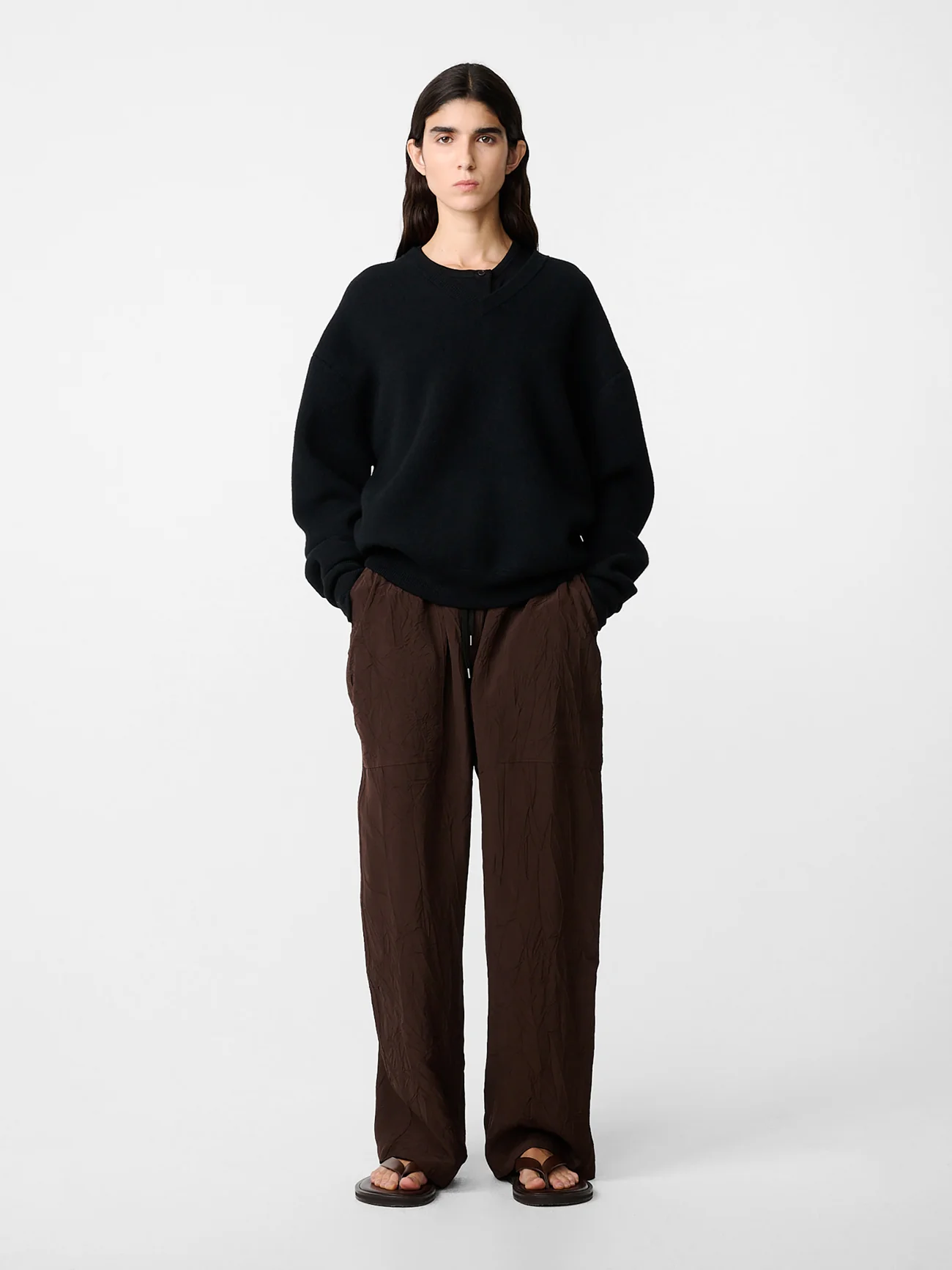 Loch Knit in Black - Image 6