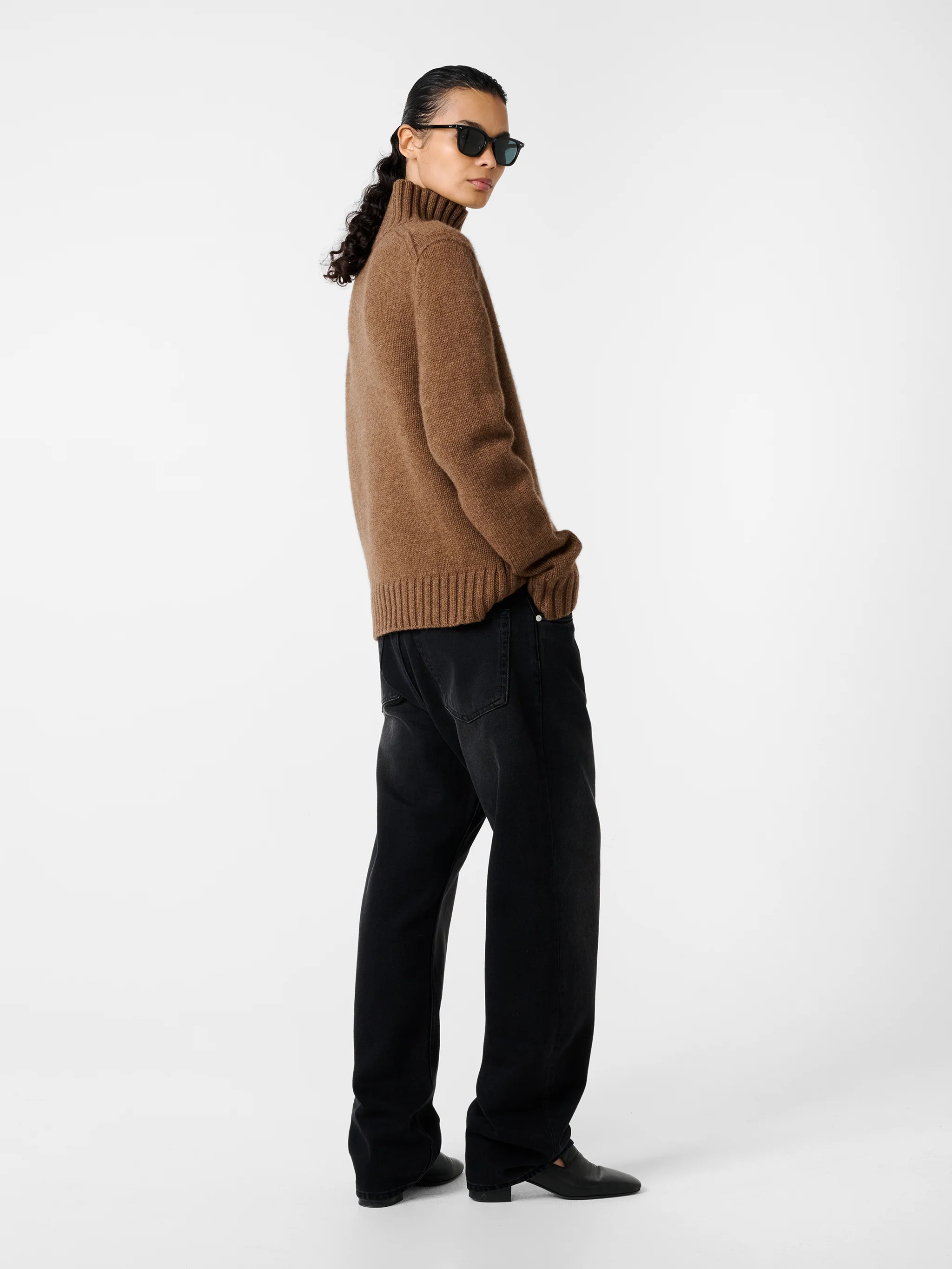 Loris Knit in Caramel - Image 7