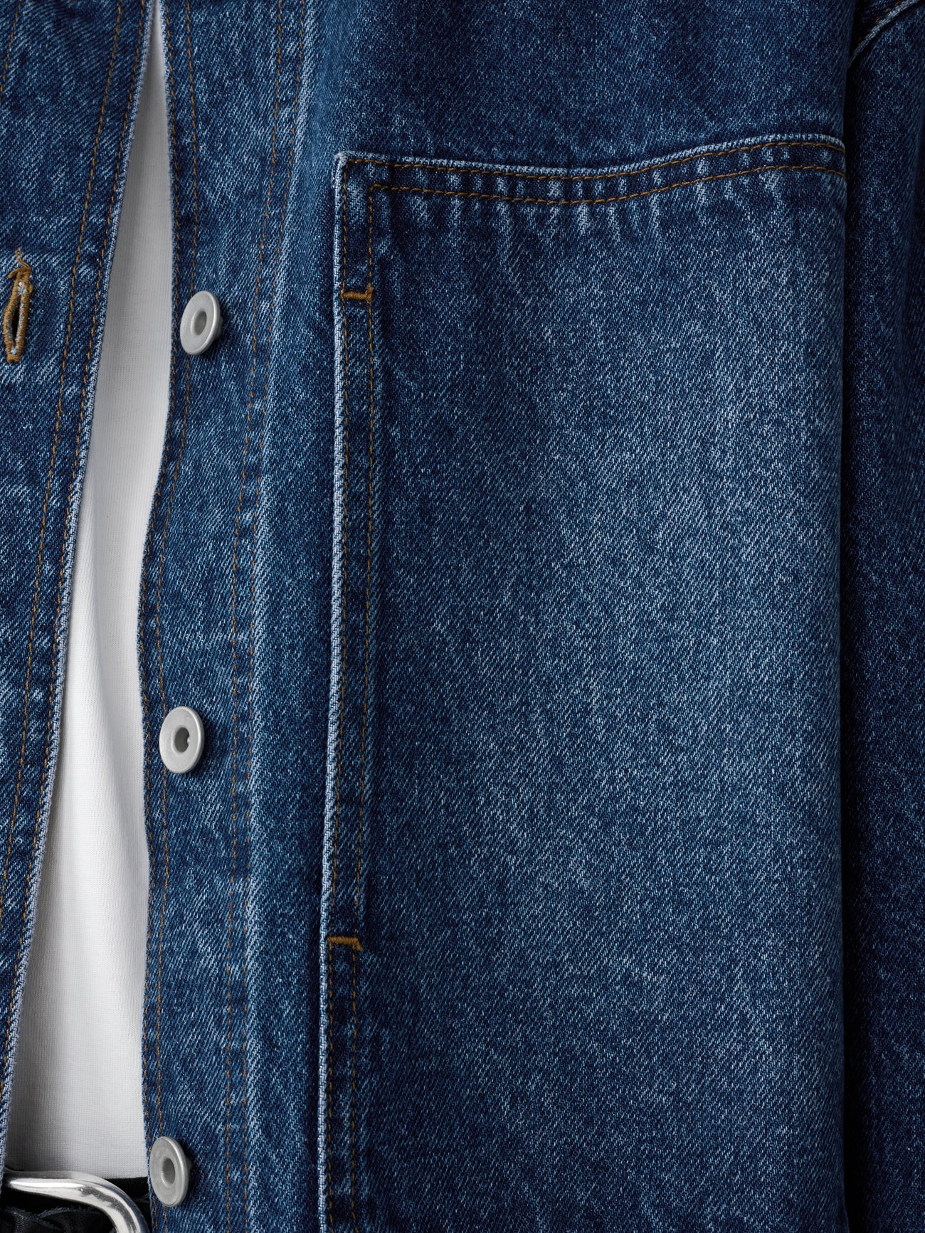 Paso Denim Shirt in Worn Wash Indigo - Image 6