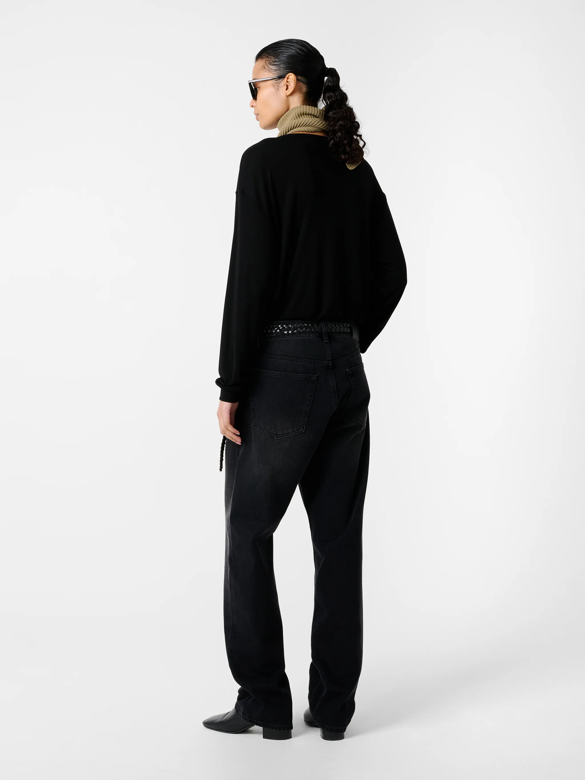 Rutas Jersey in Black - Image 4