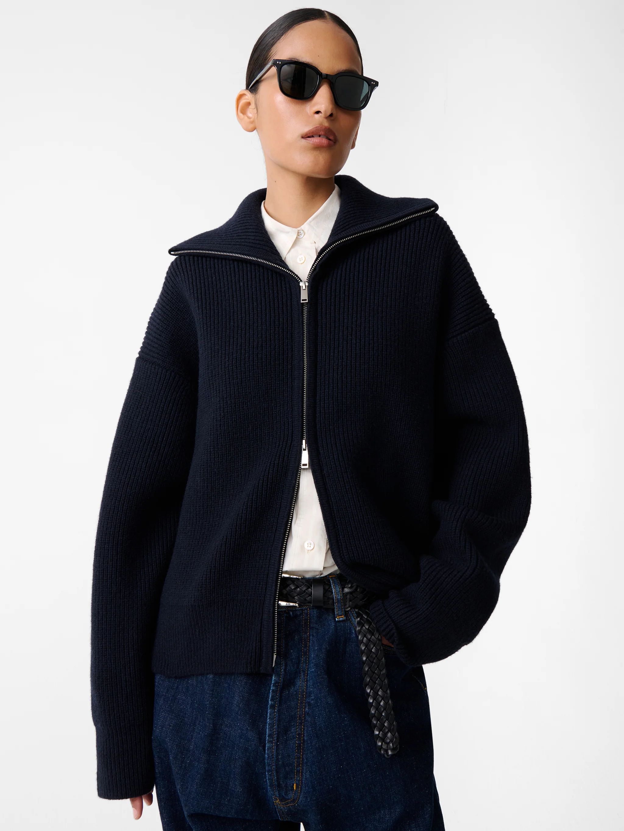 Sandos Knit in Darkest Navy - Image 6