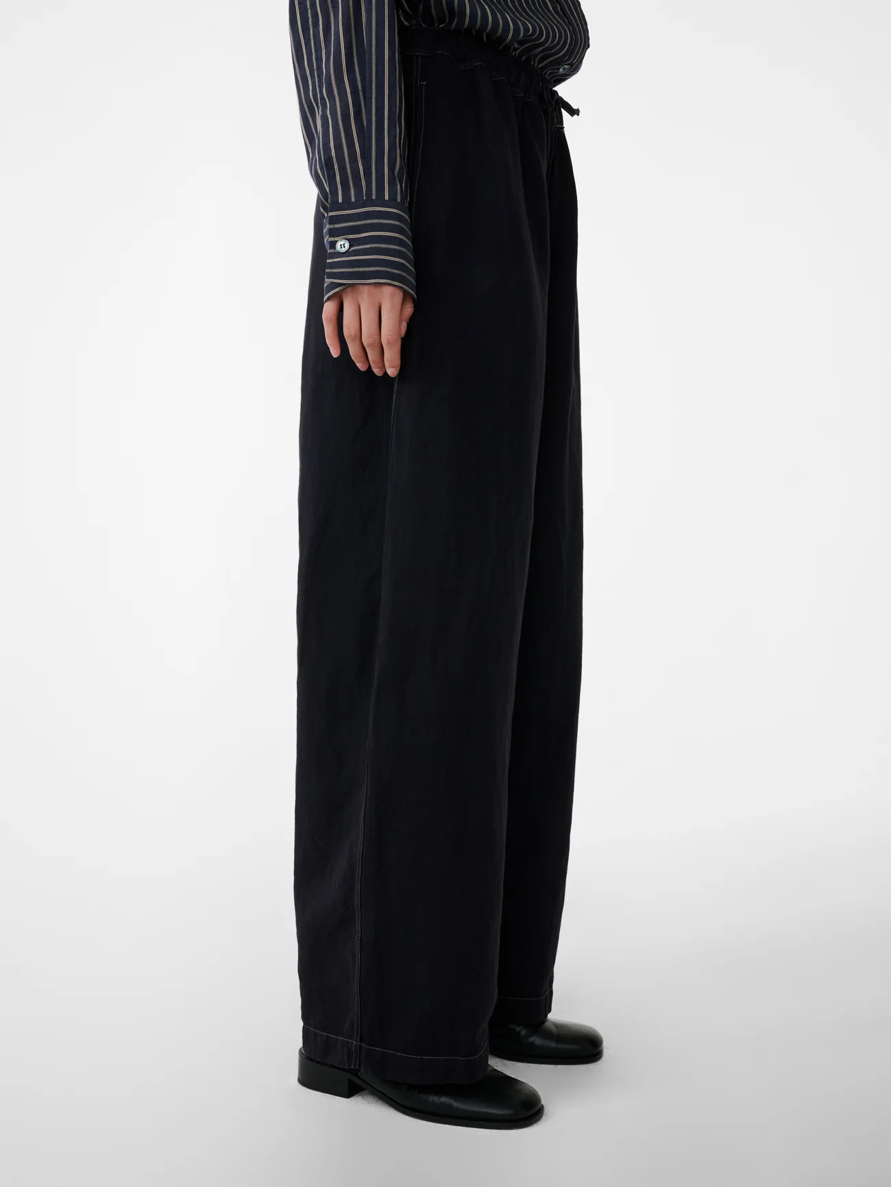 Sonny Pant in Black Grape - Image 10