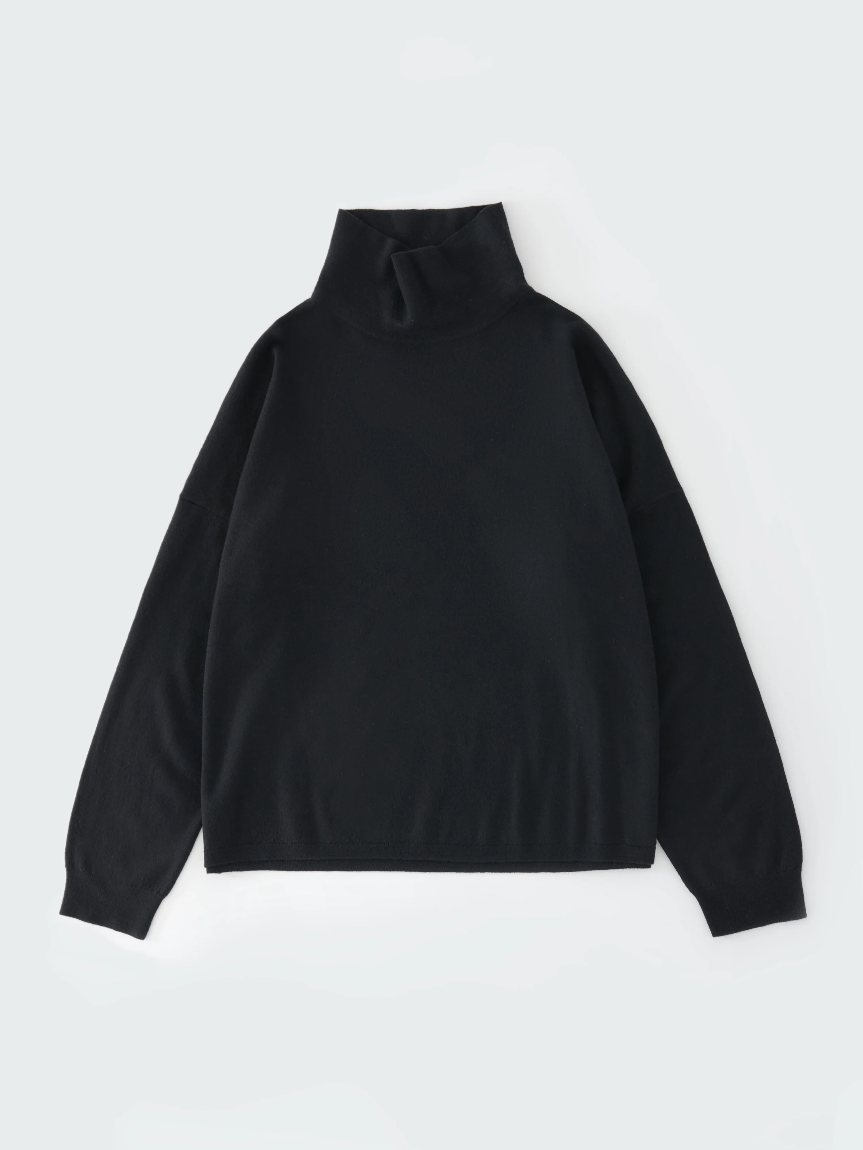 Tensa Knit in Darkest Navy - Image 7
