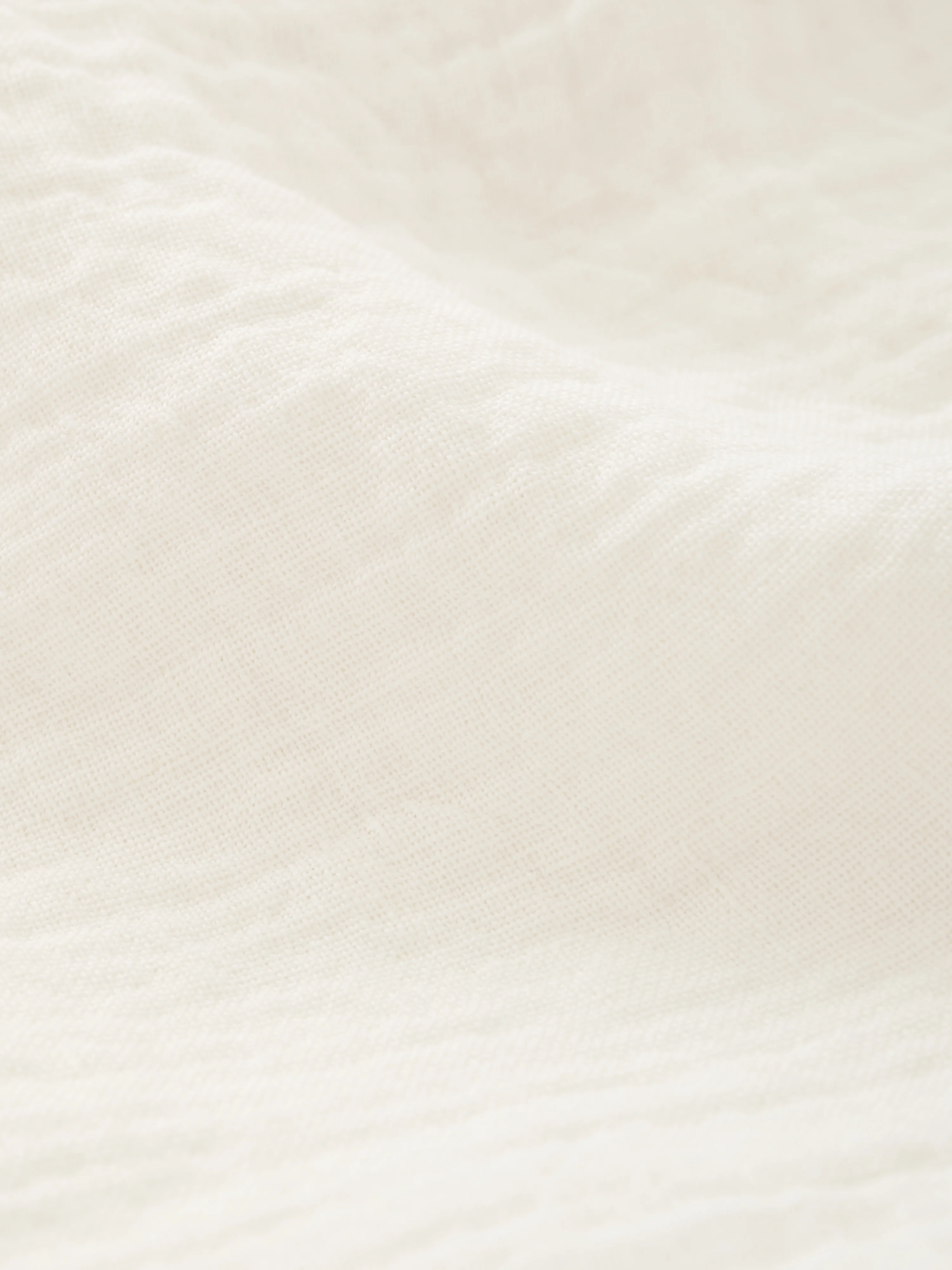 Tuttle Linen Shirt in Parchment - Image 8