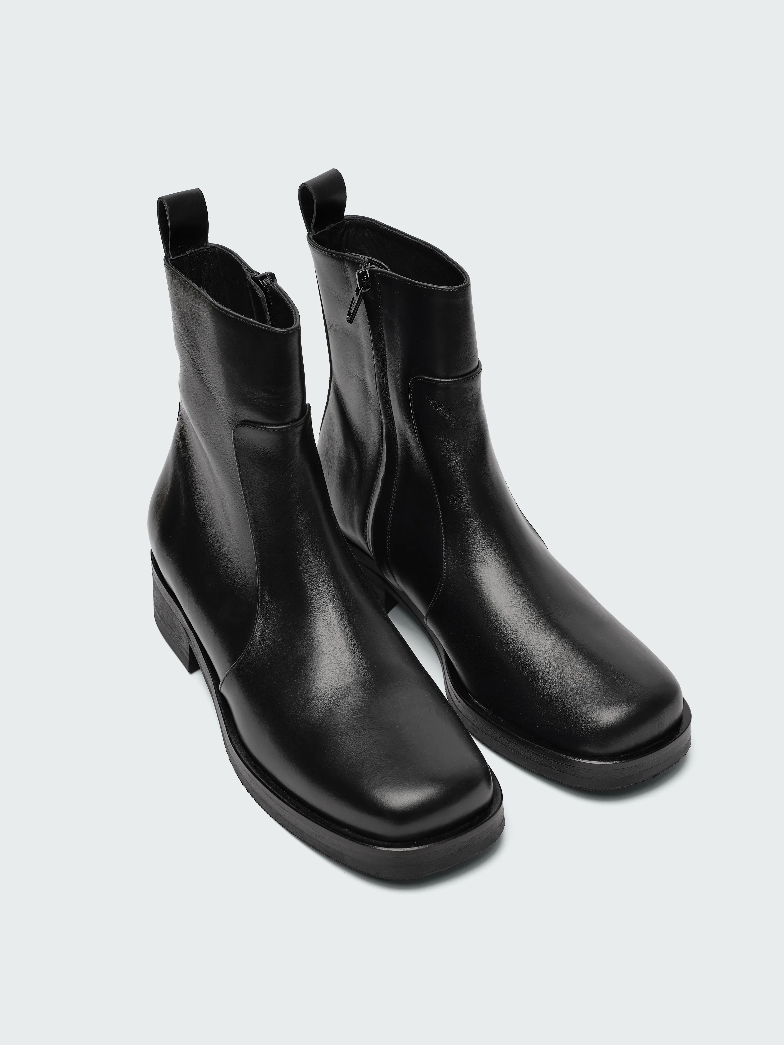 Women's Square Boot in Black - Image 3